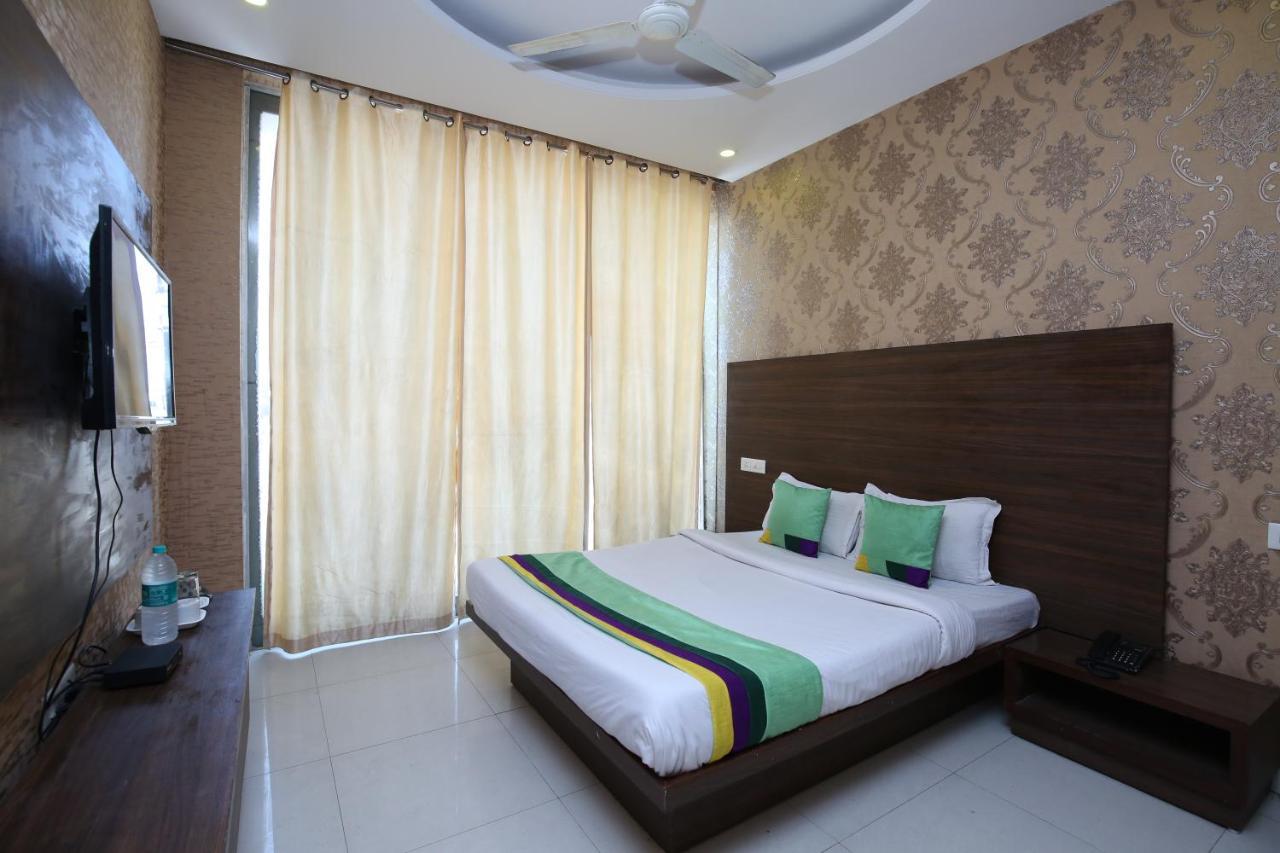 Hotel Pearl Grand & Banquet Zirakpur Dış mekan fotoğraf